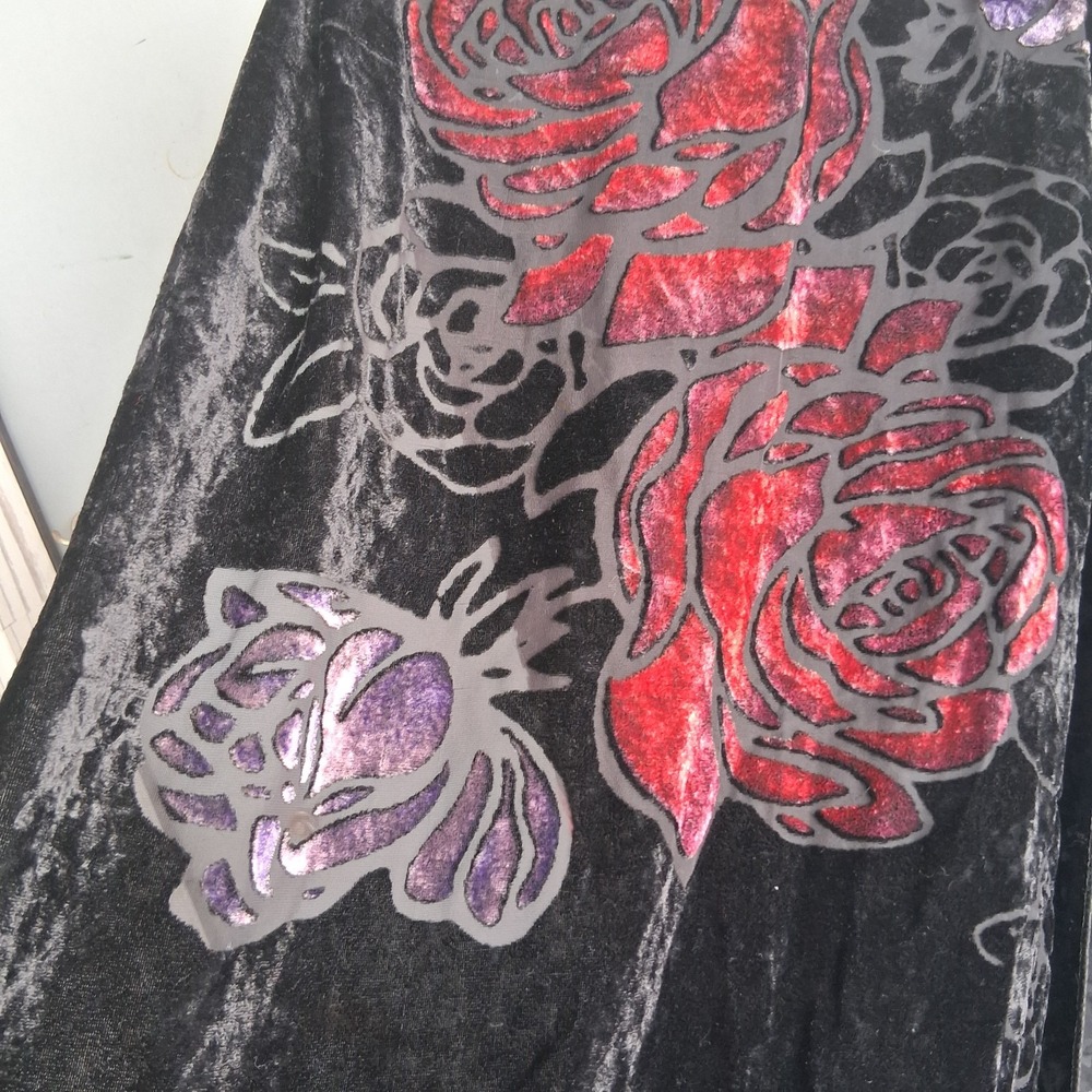 Whimsigoth Shawl Wrap Crushed Black Velvet Red Purple Roses Moody Romantic EUC - Picture 3 of 9